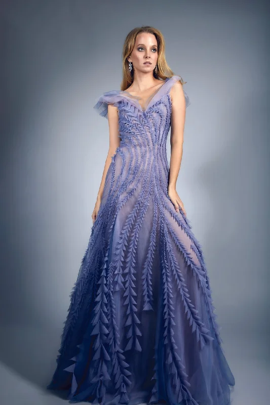 V neck tulle dress with patterns
